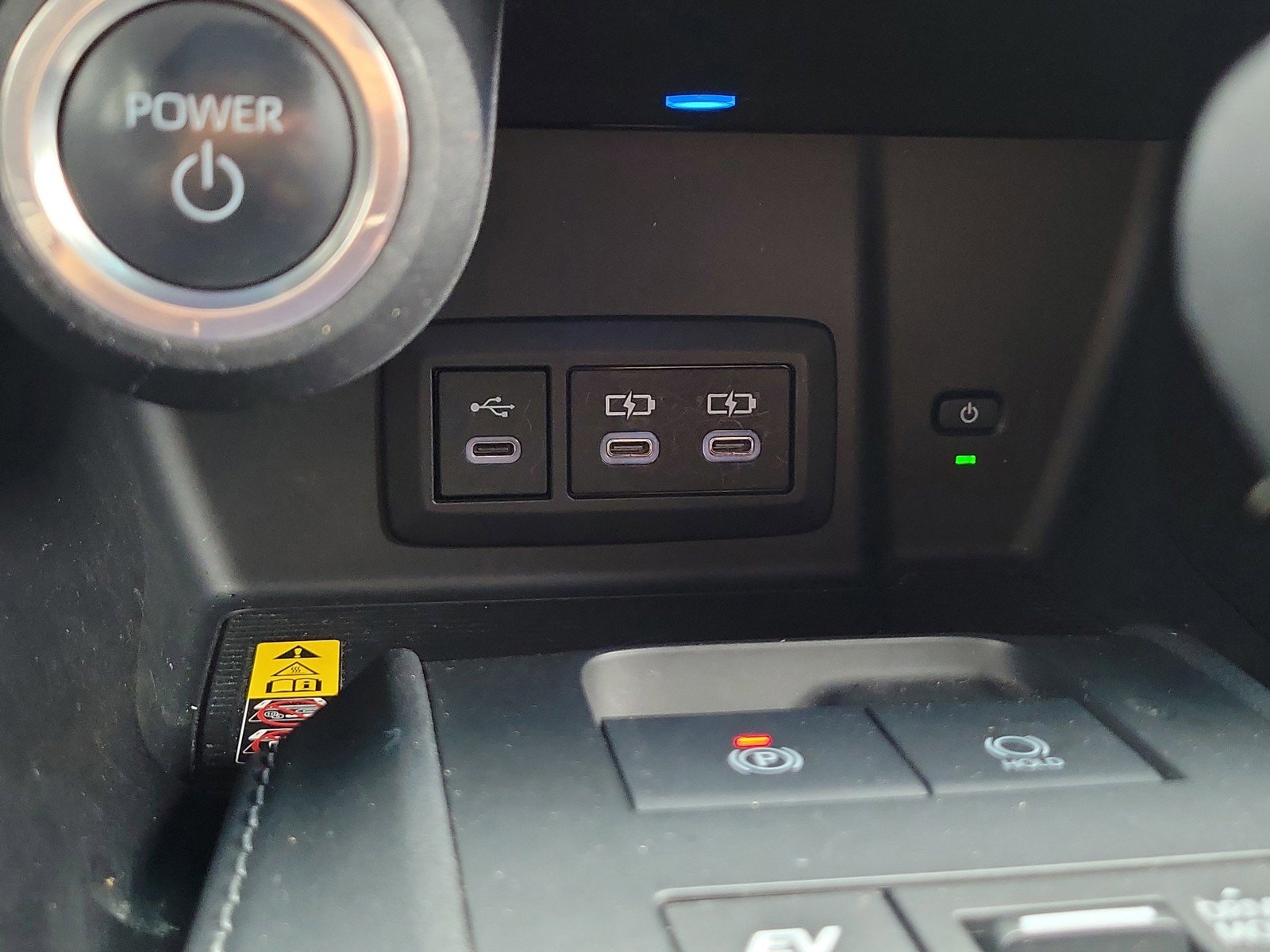 Used 2024 Toyota Venza LE AWD/4WD image 30