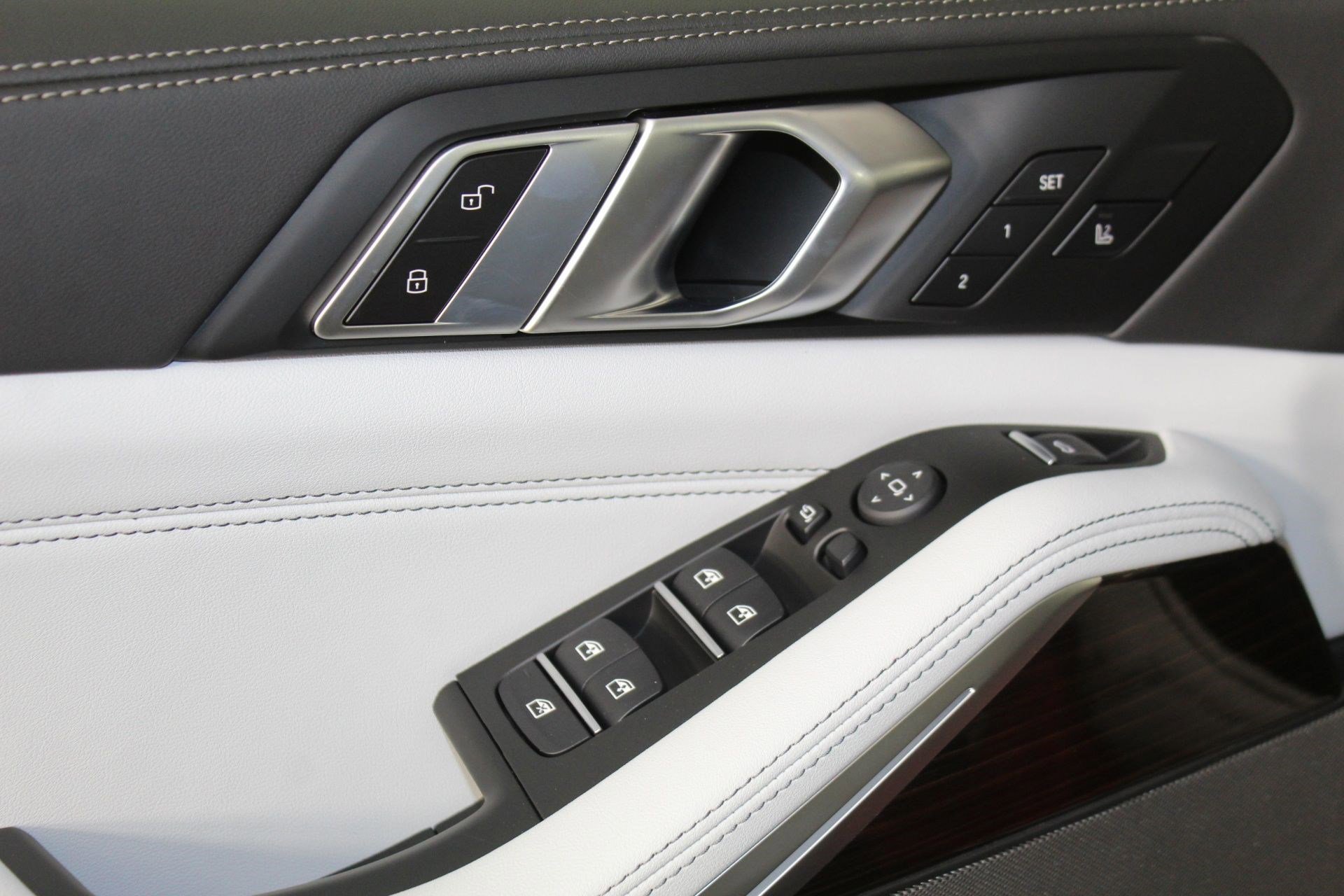 New 2026 BMW X5 xDrive40i w/ Climate Comfort Package AWD/4WD image 22