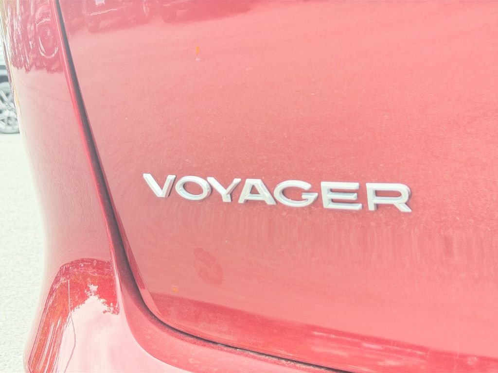 Used 2023 Chrysler Voyager LX FWD image 16