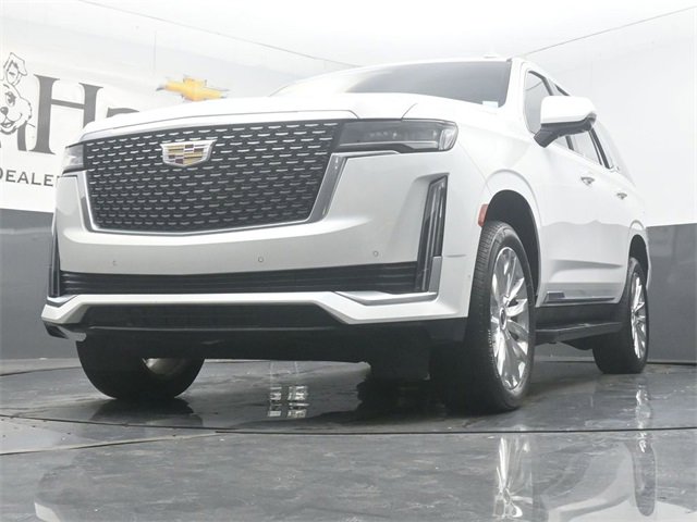 Used 2023 Cadillac Escalade Premium Luxury image 4
