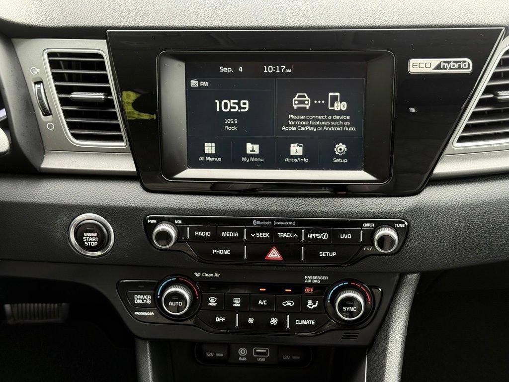 Used 2017 Kia Niro LX FWD image 19