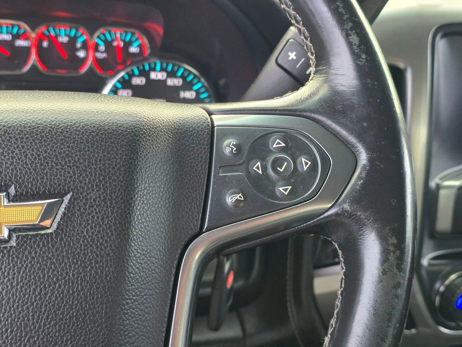 Used 2016 Chevrolet Silverado 1500 LTZ AWD/4WD image 24