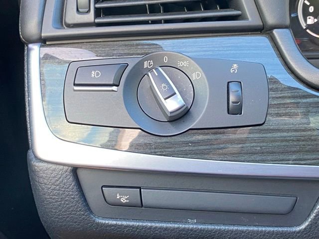 Used 2016 BMW 550i xDrive Sedan image 30