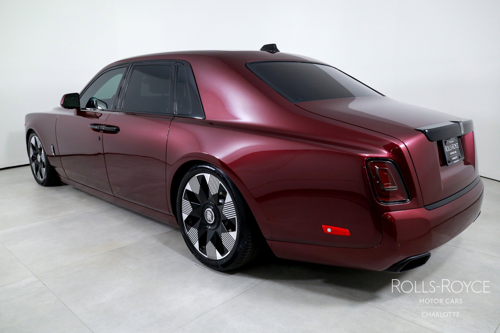 Used 2019 Rolls-Royce Phantom Sedan image 8