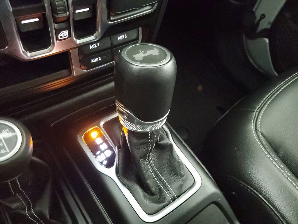 Used 2023 Jeep Wrangler Unlimited Sahara w/ Cold Weather Group image 31