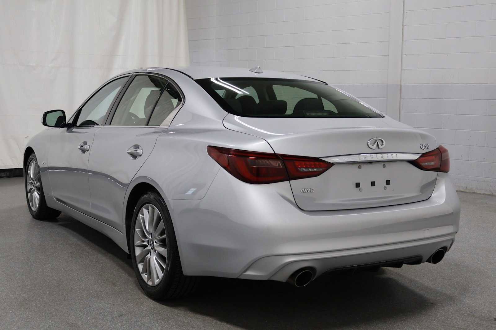 Used 2019 INFINITI Q50 Luxe w/ Essential Package (3.0T Luxe) AWD/4WD image 3
