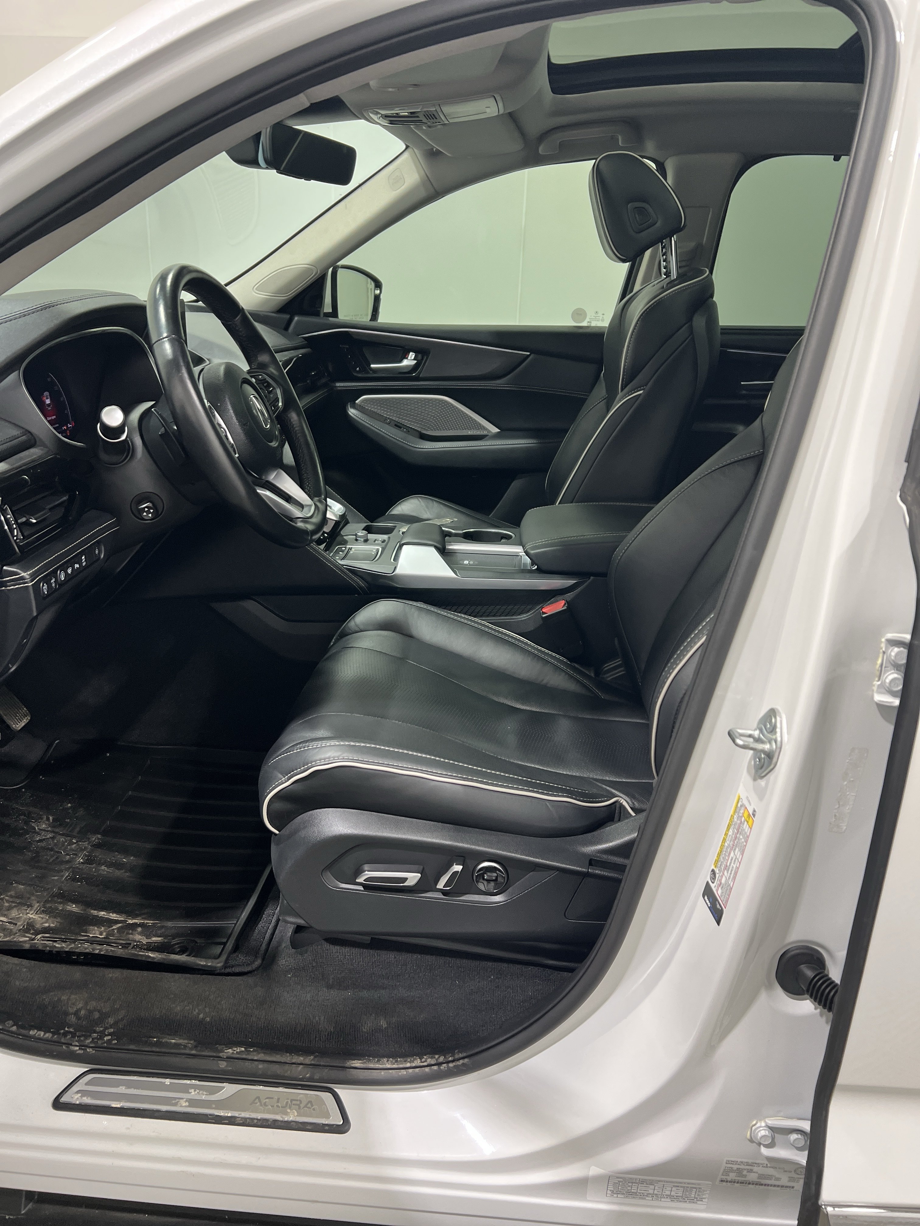 Used 2023 Acura MDX w/ Advance Package AWD/4WD image 12