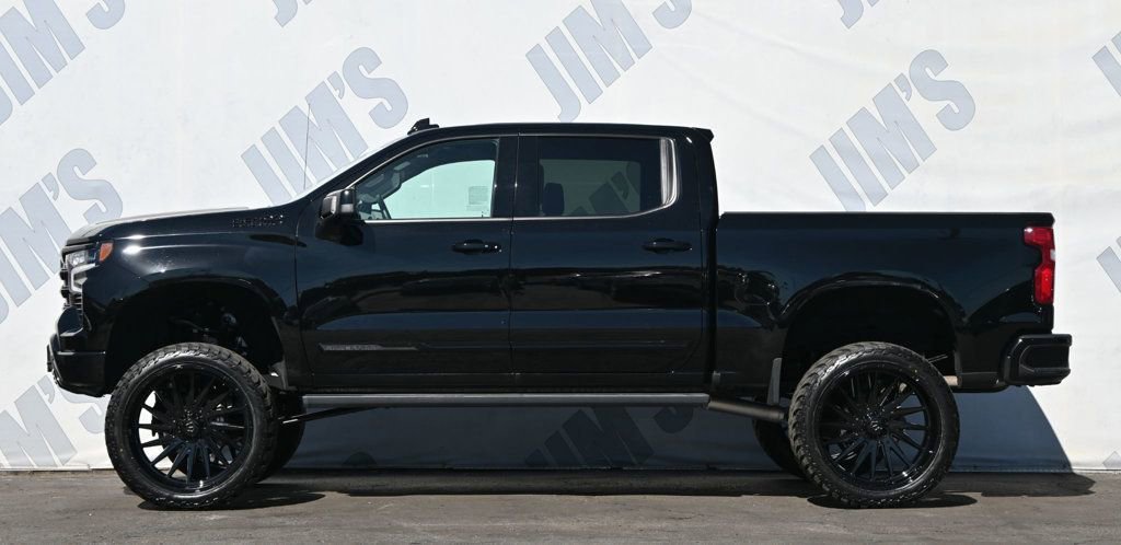 Used 2024 Chevrolet Silverado 1500 High Country w/ Midnight Edition image 6