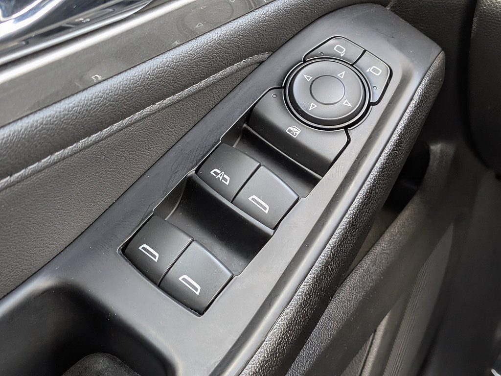 Certified 2023 Chevrolet Traverse LT FWD image 51