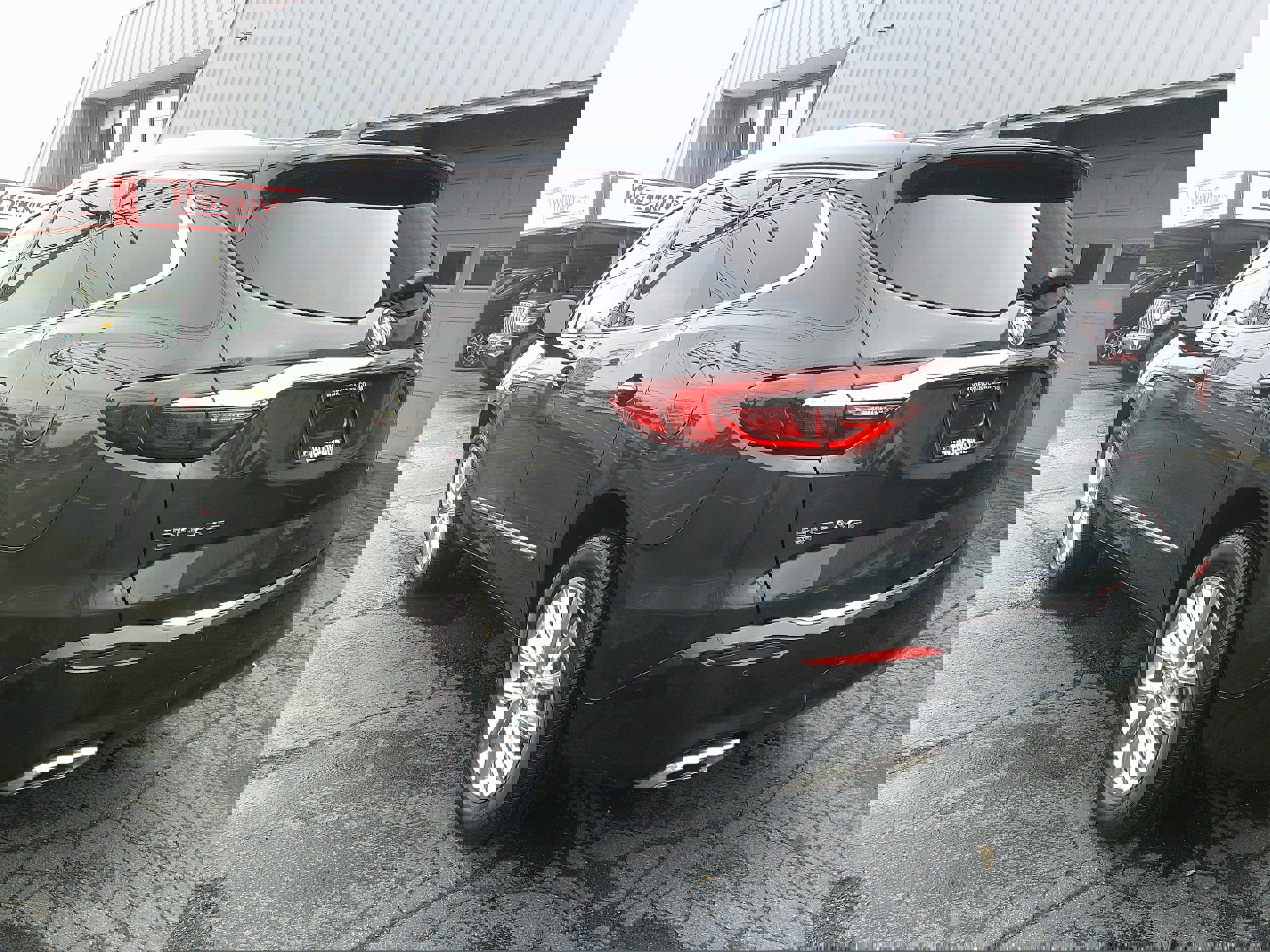 Used 2021 Buick Enclave Essence w/ Sound and Sites Package image 3