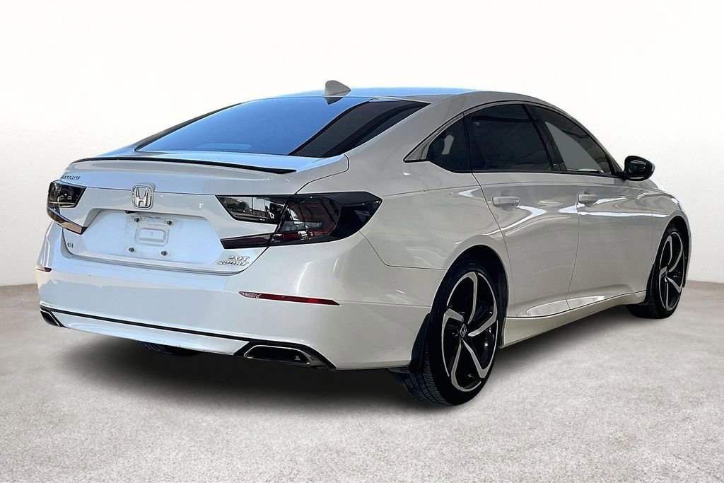 Used 2018 Honda Accord Sport image 2