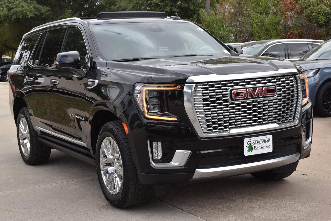 Used 2024 GMC Yukon Denali w/ LPO, Floor Liner Package AWD/4WD image 4