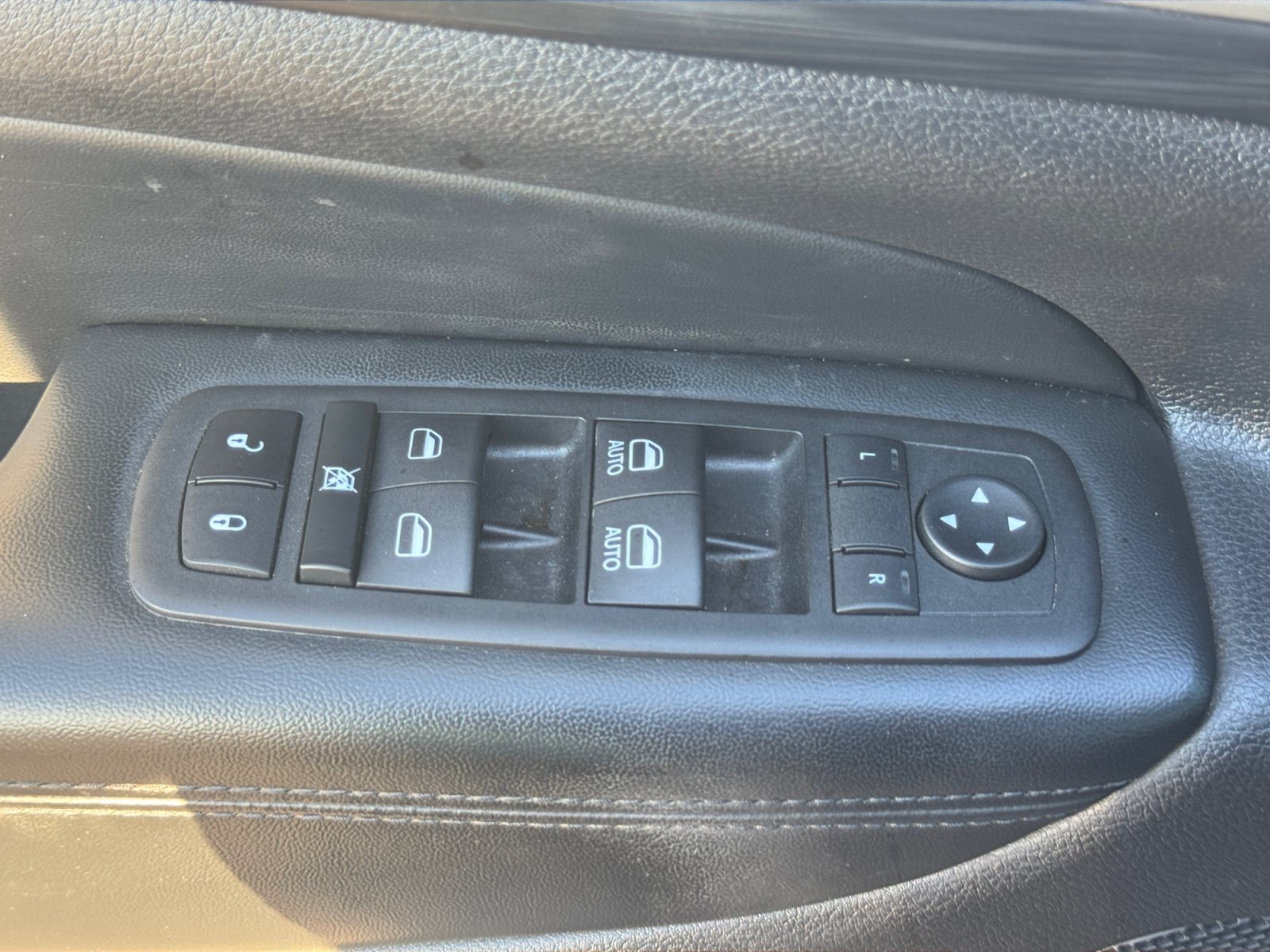 Used 2021 Jeep Grand Cherokee Laredo X AWD/4WD image 12