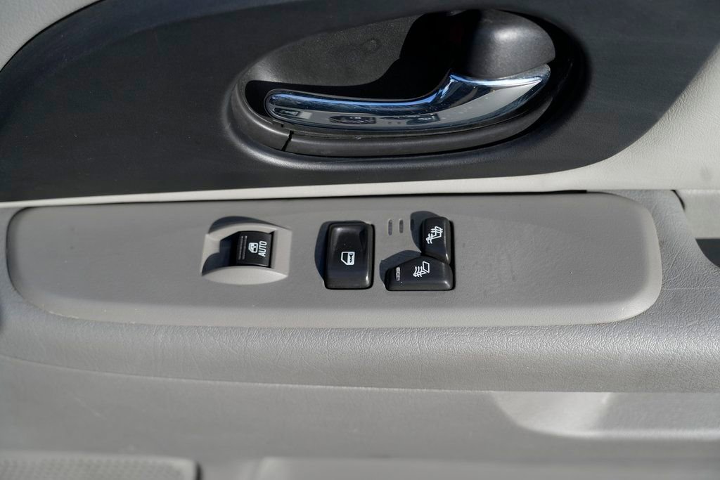 Used 2009 GMC Envoy Denali w/ Sun And 6-Disc Cd Package image 33