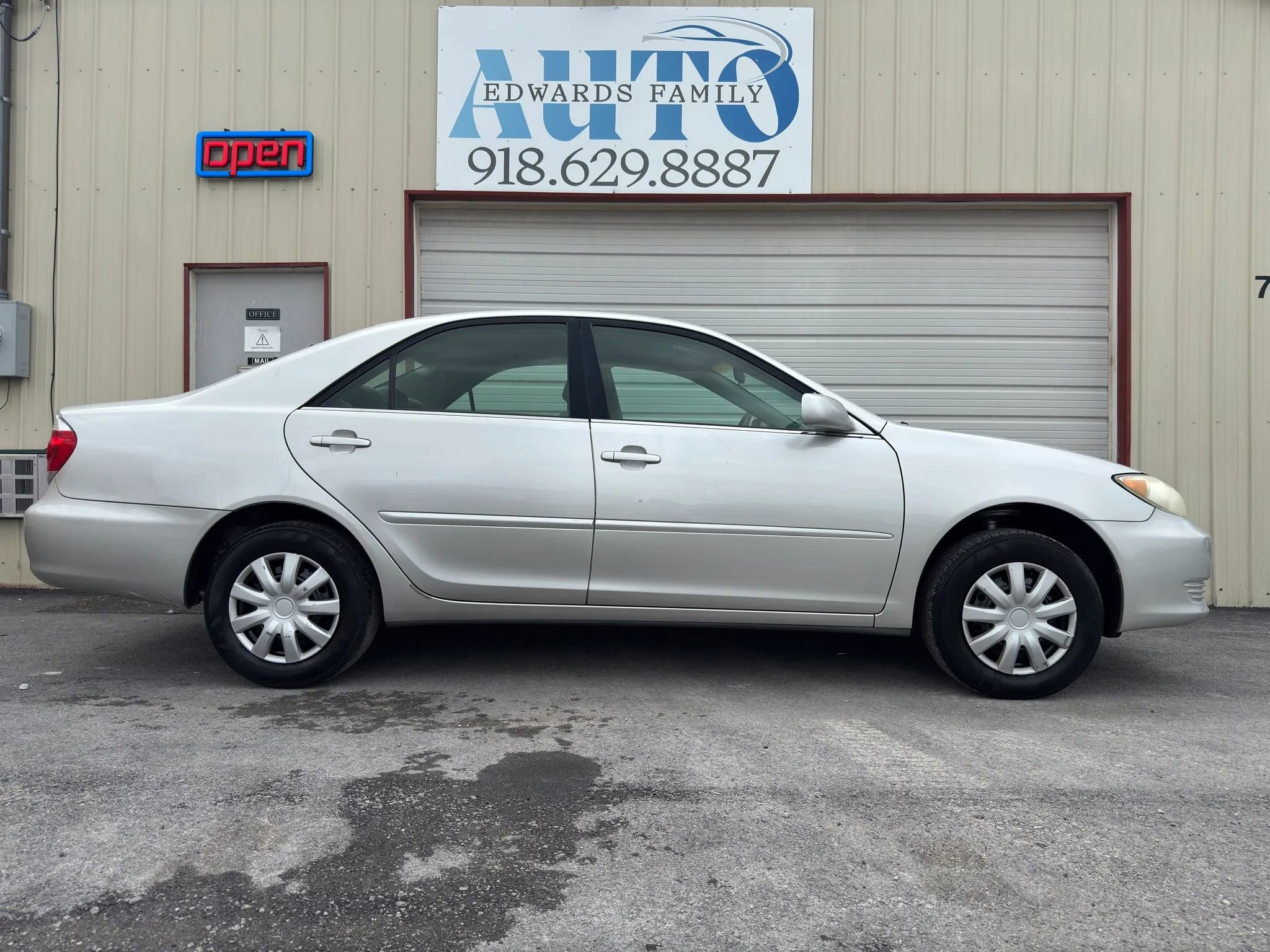 Used 2006 Toyota Camry LE FWD image 10