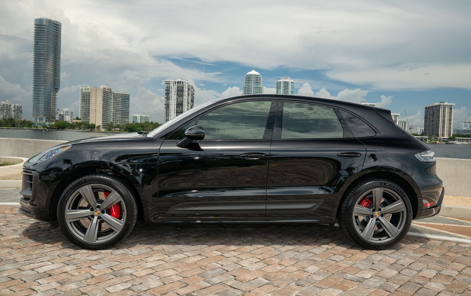 Used 2022 Porsche Macan GTS AWD/4WD image 10