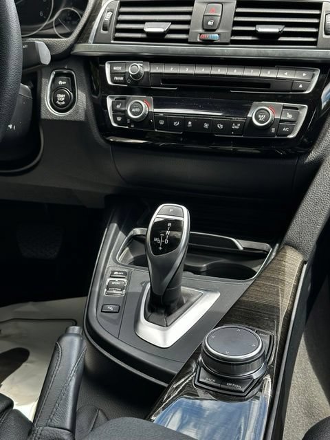 Used 2018 BMW 328d Sedan w/ Premium Package RWD image 27