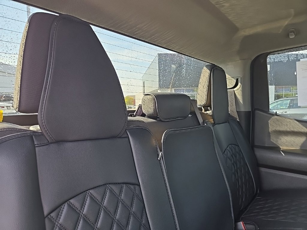 Used 2025 Chevrolet Silverado 1500 Custom Trail Boss AWD/4WD image 31