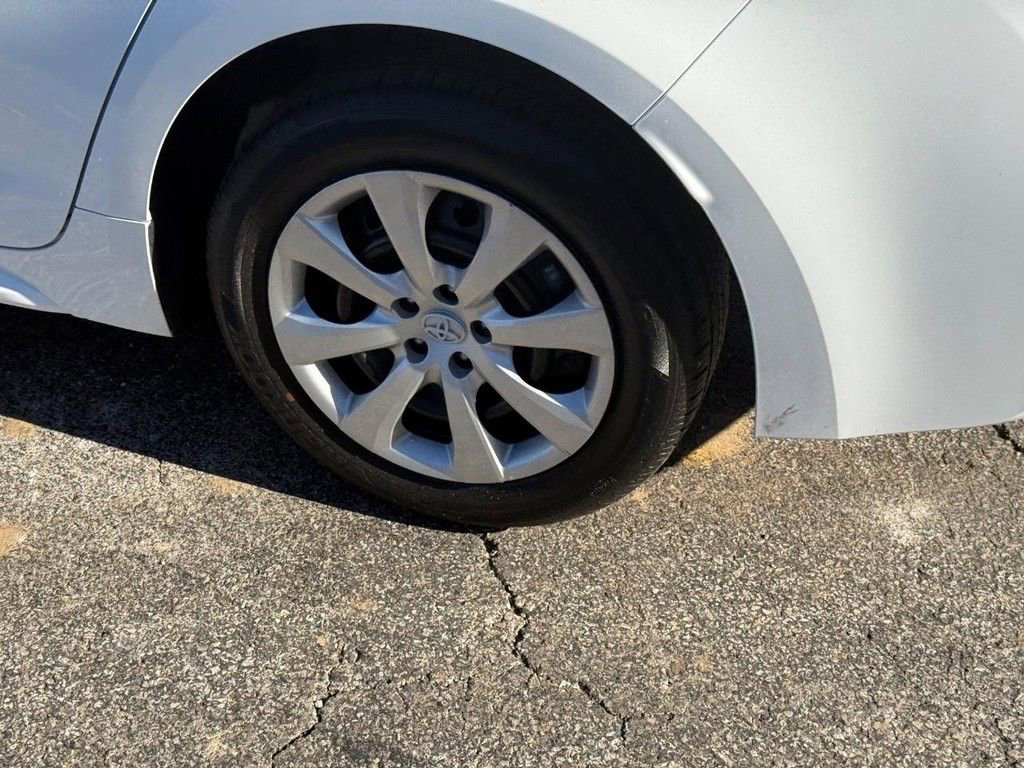 Used 2024 Toyota Corolla LE image 7