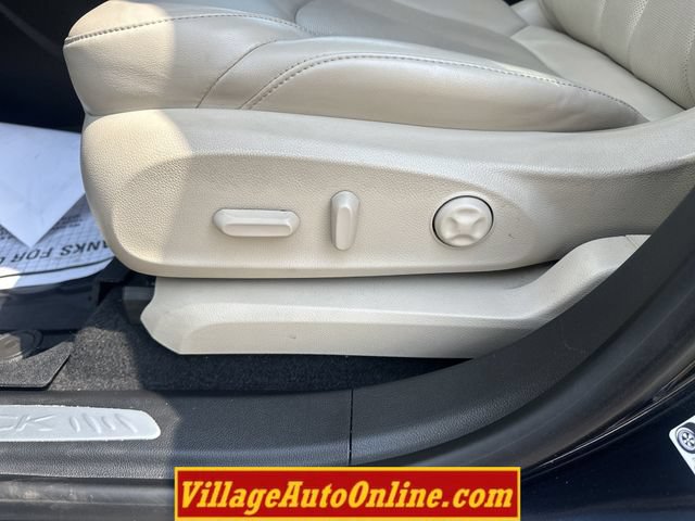 Used 2020 Buick Envision Essence AWD/4WD image 16