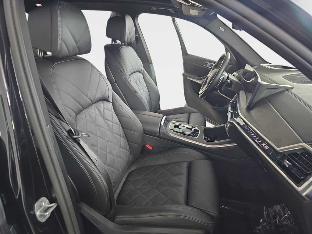 Certified 2025 BMW X5 xDrive40i image 9