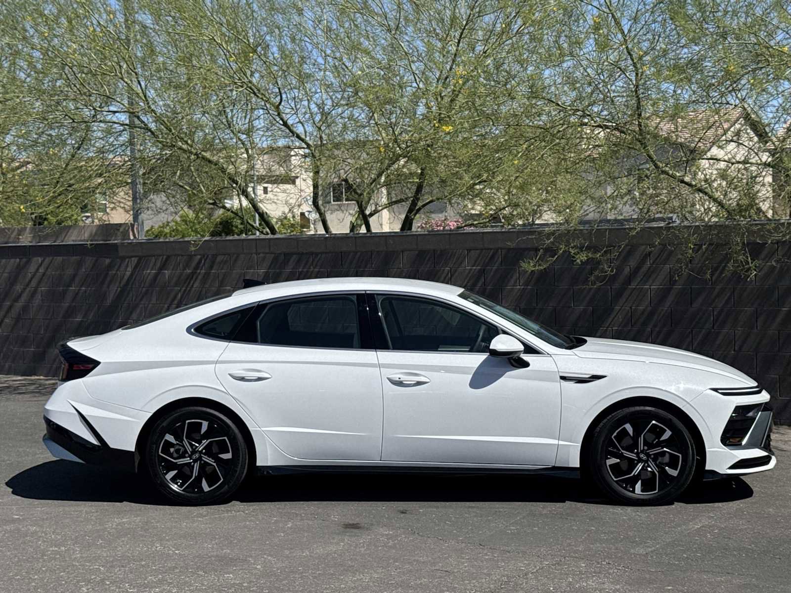 Used 2024 Hyundai Sonata SEL AWD/4WD image 9