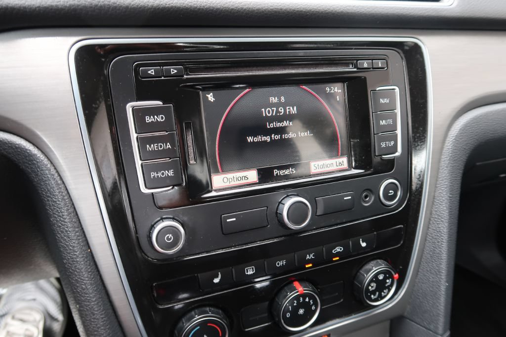 Used 2014 Volkswagen Passat 2.5 SE FWD image 13