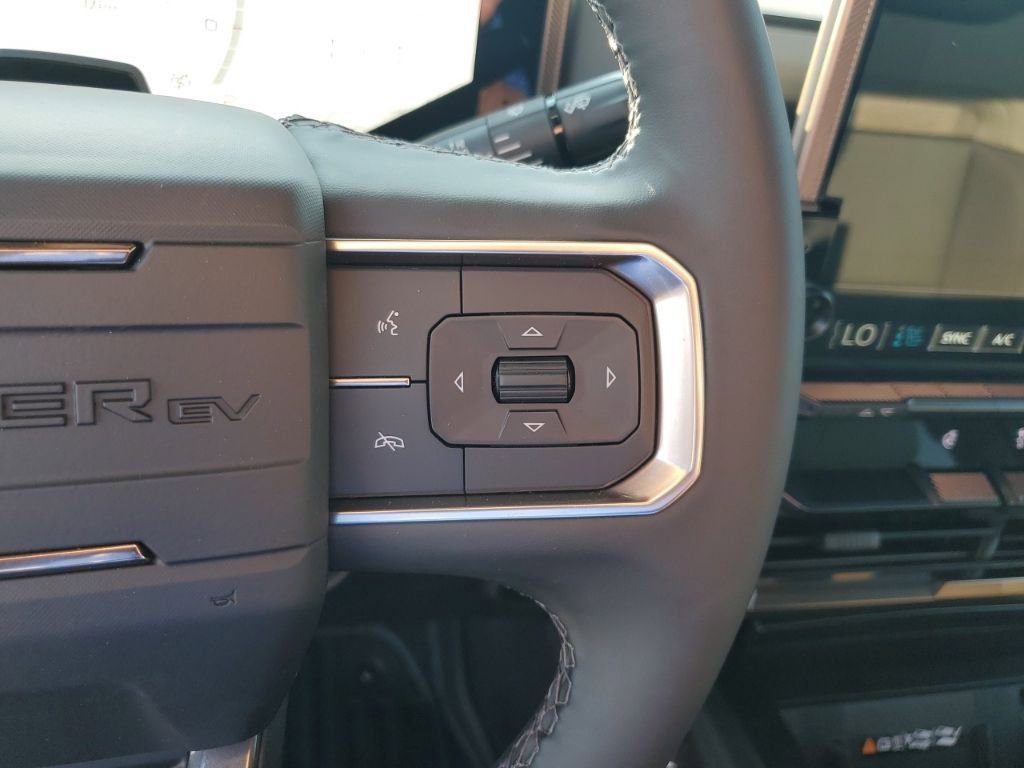 New 2025 GMC Hummer EV 2X w/ LPO, Dark Essentials Package image 32