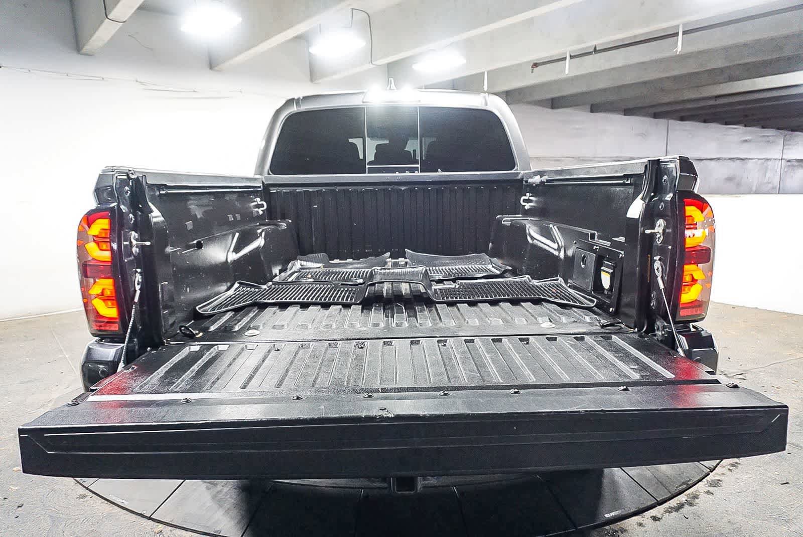 Used 2019 Toyota Tacoma TRD Off-Road w/ Technology Package AWD/4WD image 27