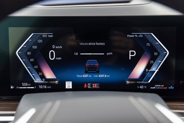 Certified 2025 BMW X7 xDrive40i image 2