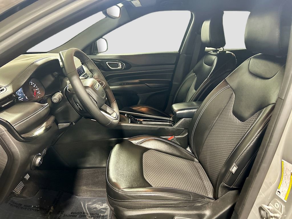 Used 2023 Jeep Compass Altitude image 17