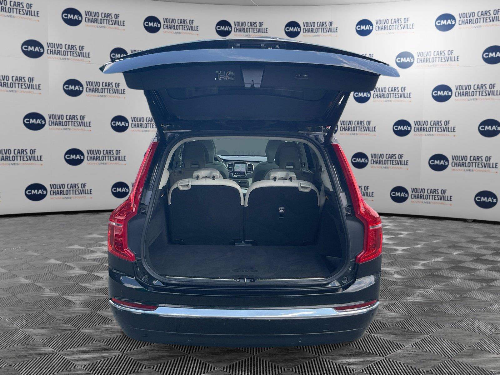 Used 2023 Volvo XC90 B6 Plus AWD/4WD image 11