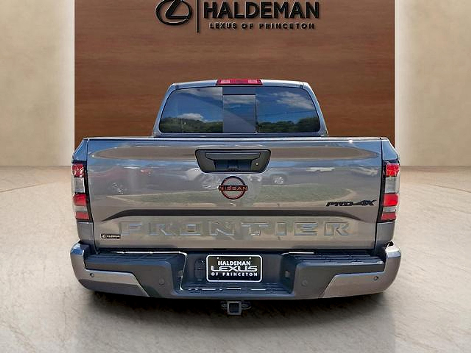 Used 2024 Nissan Frontier PRO-4X w/ Pro Premium Package AWD/4WD image 4