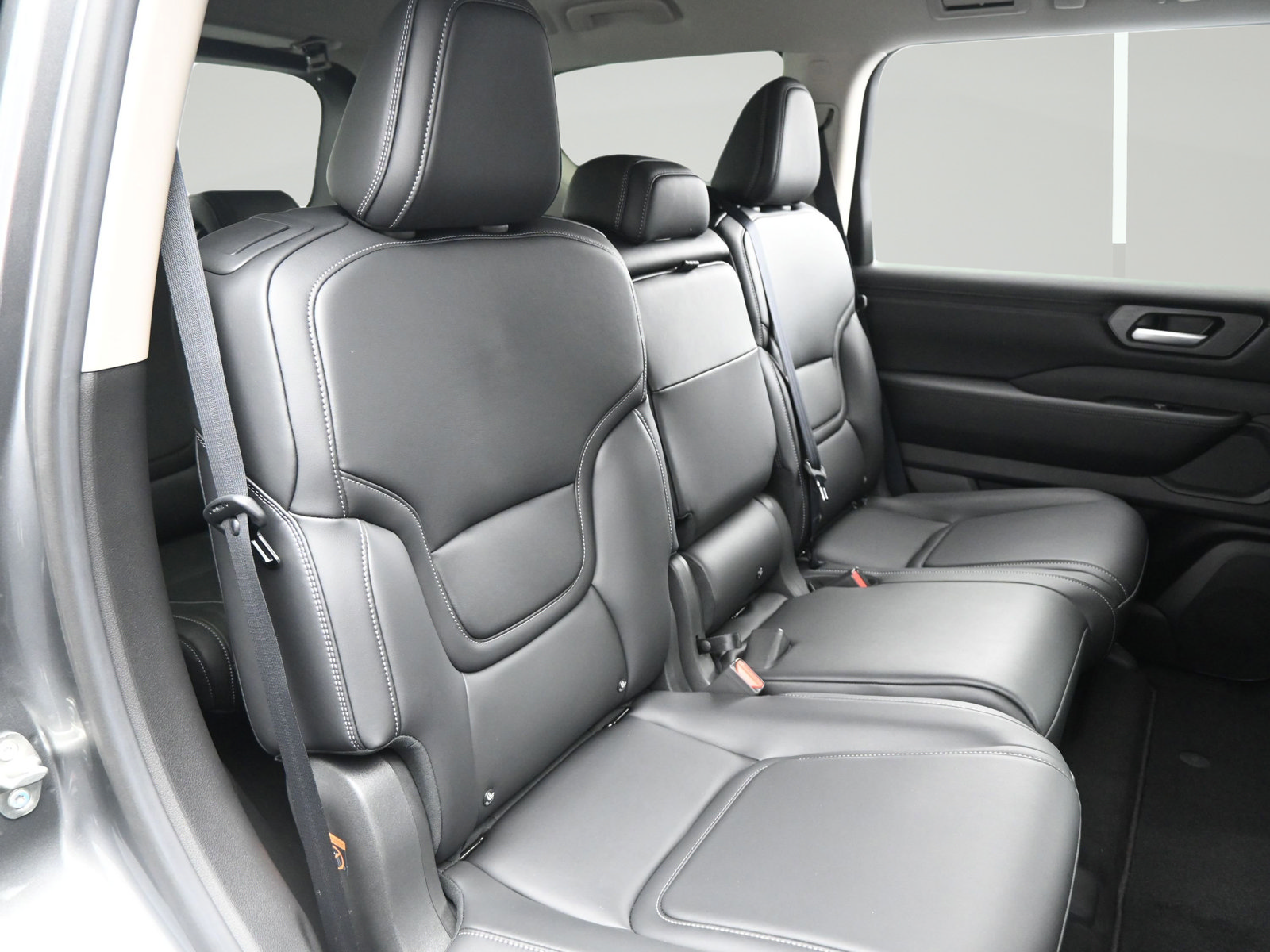Certified 2025 Nissan Armada SV AWD/4WD image 13