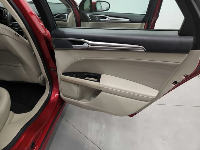 Used 2020 Ford Fusion SE FWD image 35