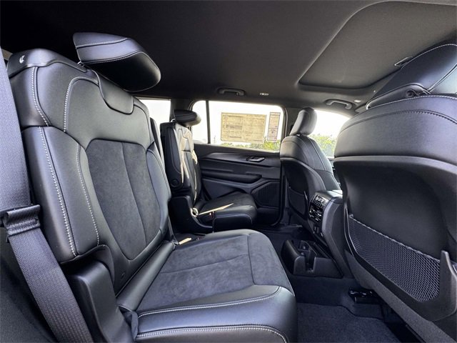 New 2025 Jeep Grand Cherokee L Altitude image 15