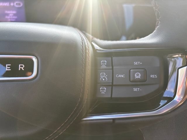 Used 2024 Jeep Wagoneer Launch Edition AWD/4WD image 31