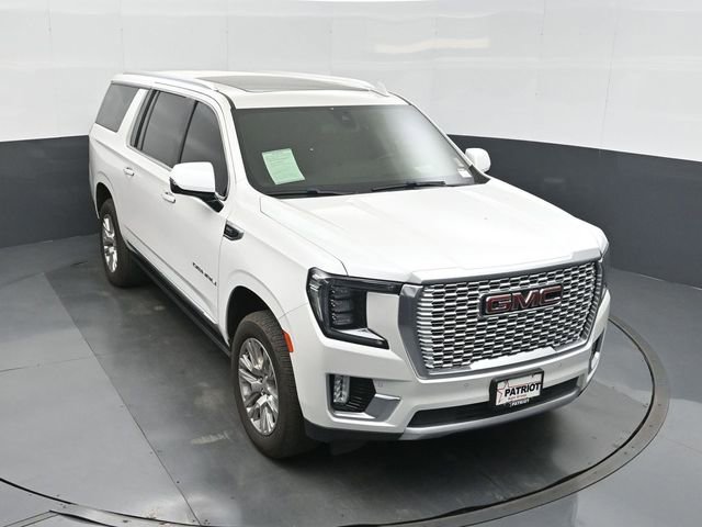 Used 2022 GMC Yukon XL Denali AWD/4WD image 38