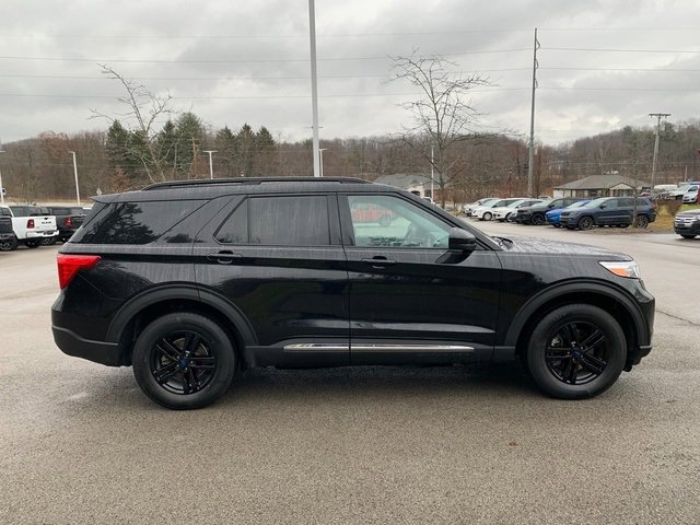 Used 2022 Ford Explorer XLT w/ Equipment Group 202A image 8