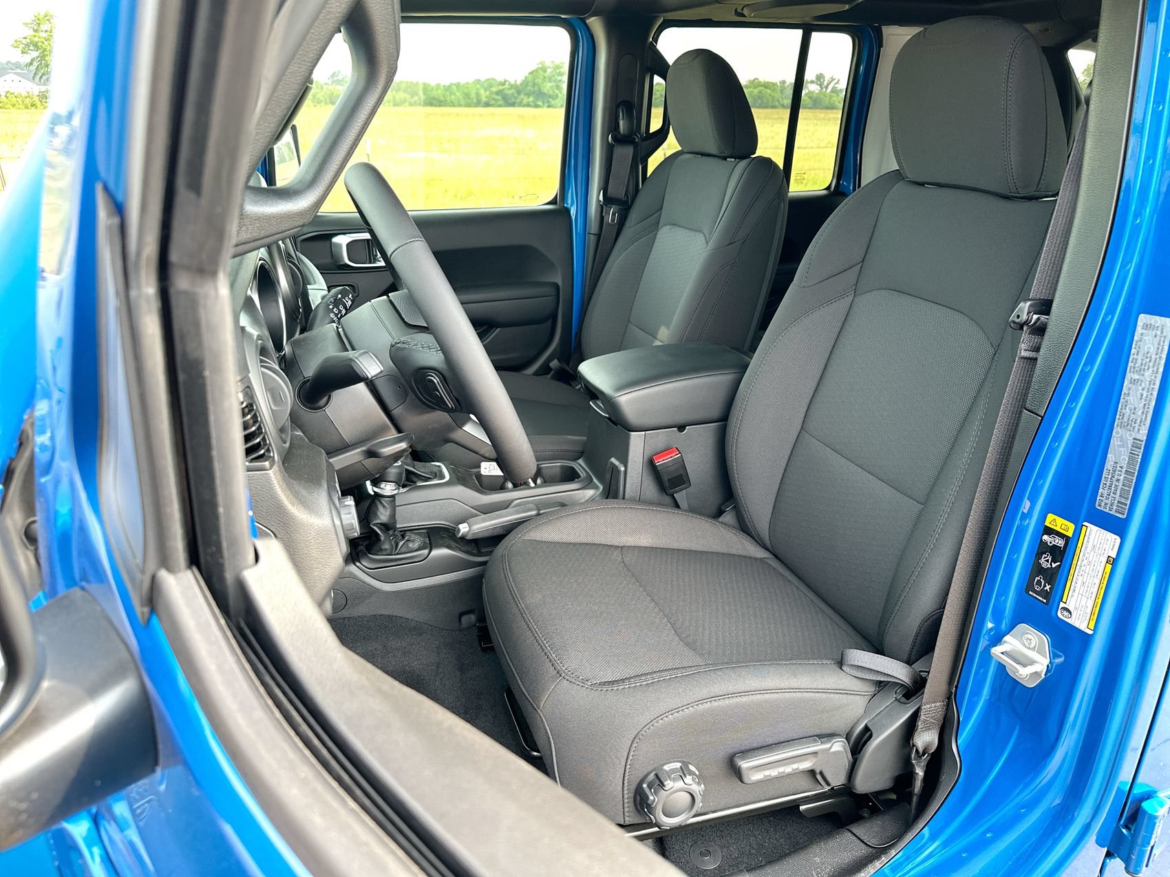 New 2023 Jeep Wrangler Unlimited w/ Sun & Screen Package AWD/4WD image 11