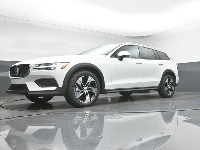 New 2026 Volvo V60 B5 Cross Country Plus w/ Protection Package Premier image 42