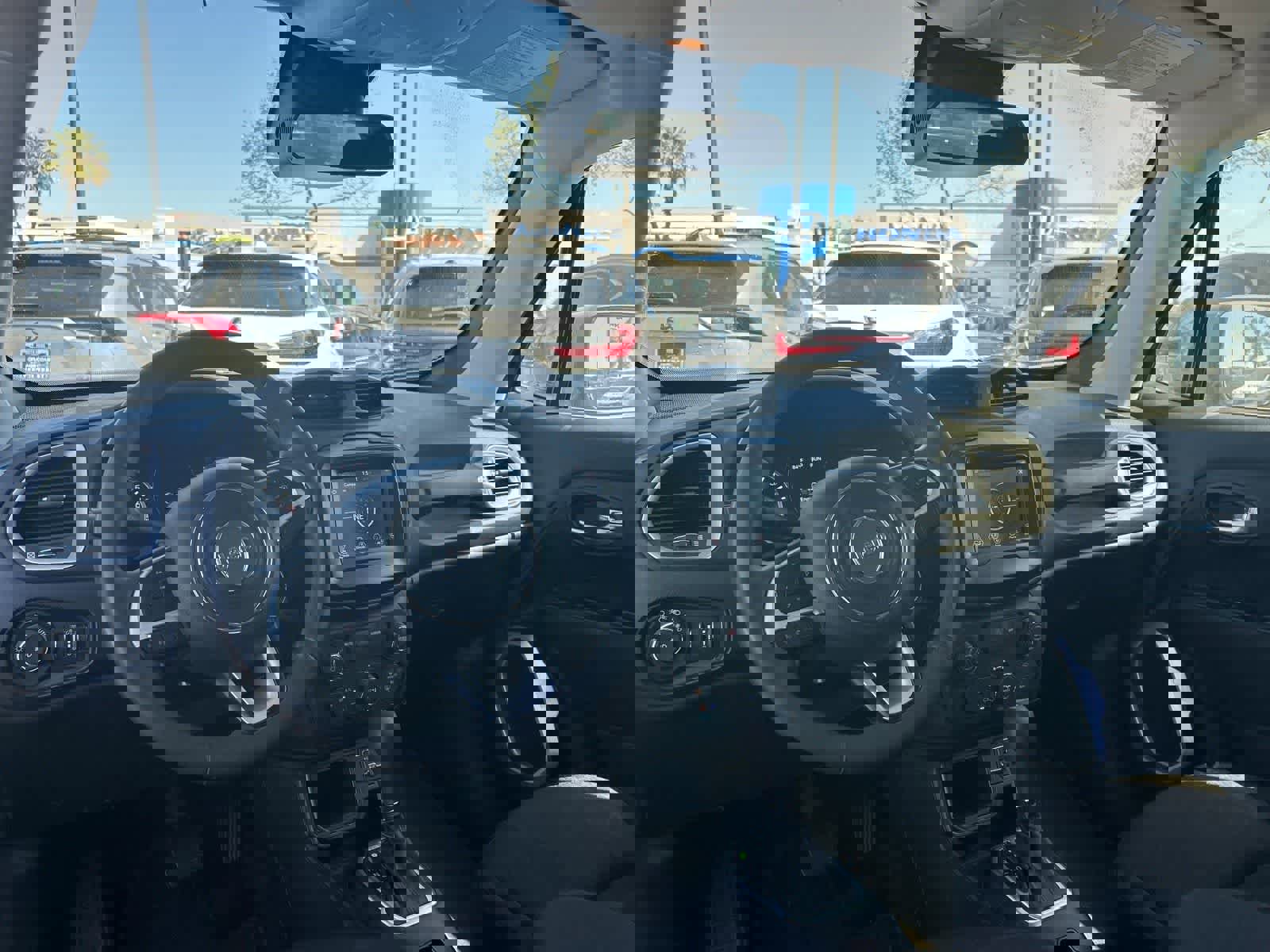 Used 2018 Jeep Renegade Latitude image 22