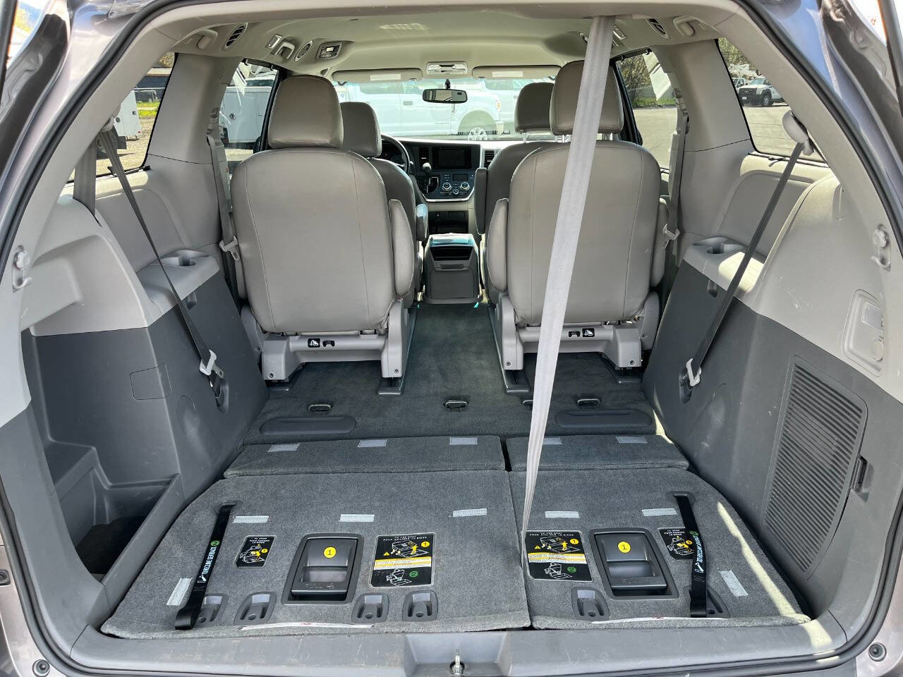 Used 2017 Toyota Sienna LE AWD/4WD image 19