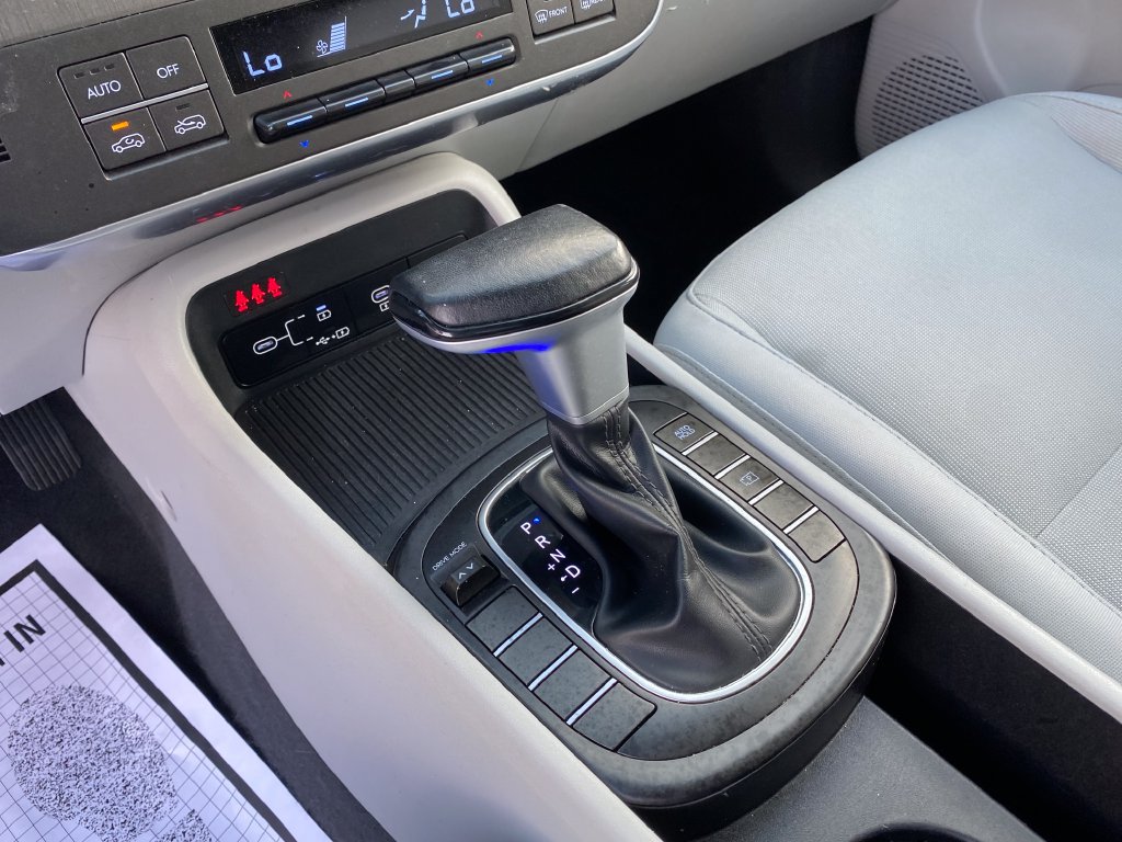 Certified 2024 Hyundai Kona SEL FWD image 17