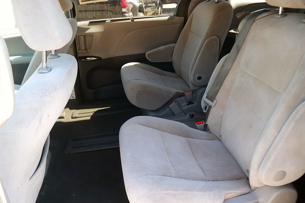 Used 2020 Toyota Sienna LE FWD image 14