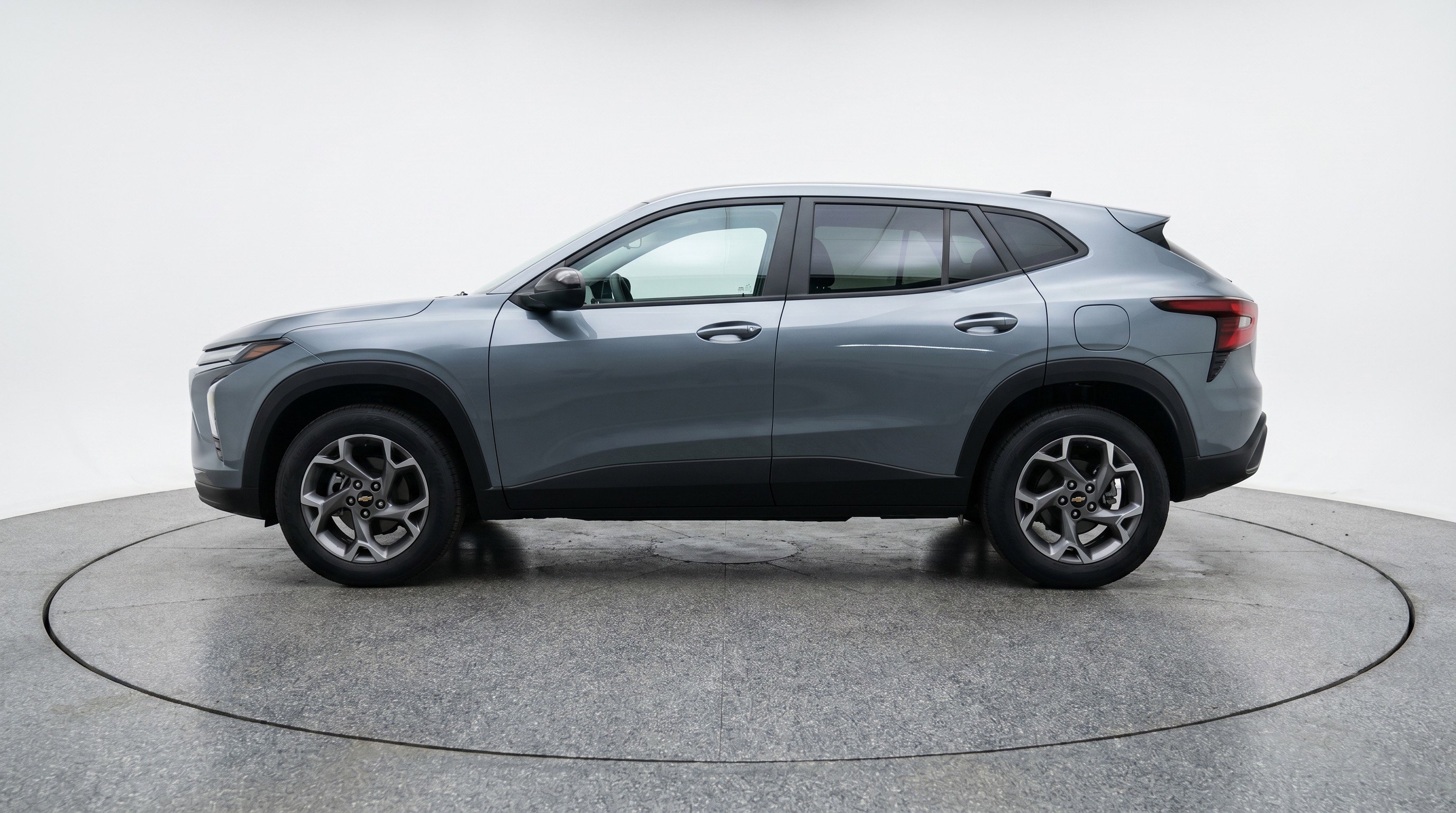 Used 2025 Chevrolet Trax LT w/ LT Convenience Package FWD image 5
