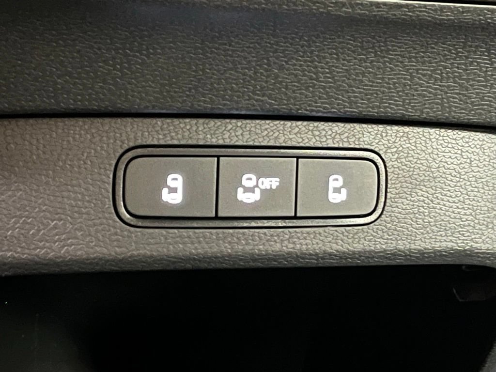 New 2025 Volkswagen ID. Buzz Pro S RWD image 10