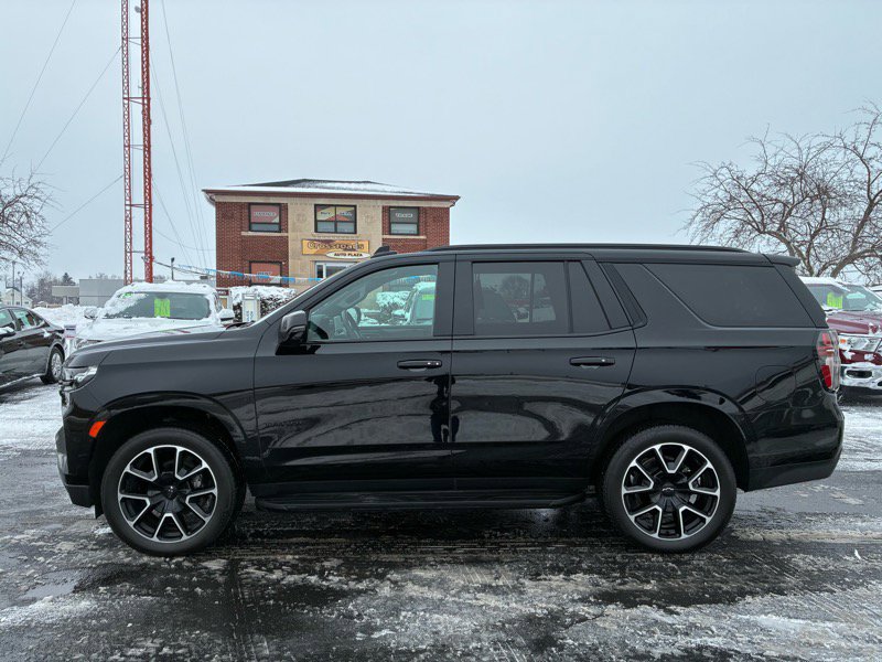 Used 2024 Chevrolet Tahoe RST w/ Luxury Package image 2