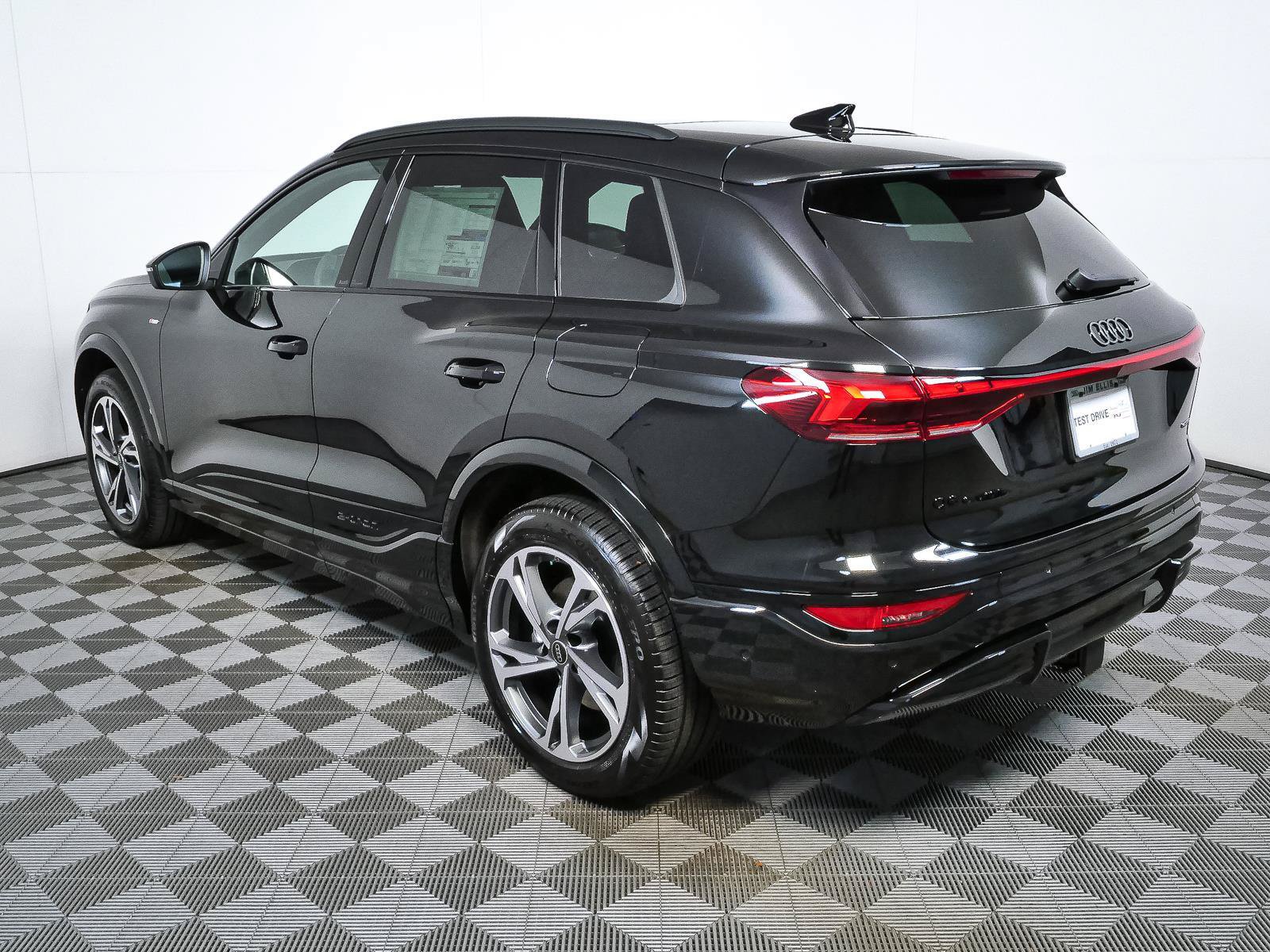 New 2027 Audi Q6 e-tron Premium Plus AWD/4WD image 33