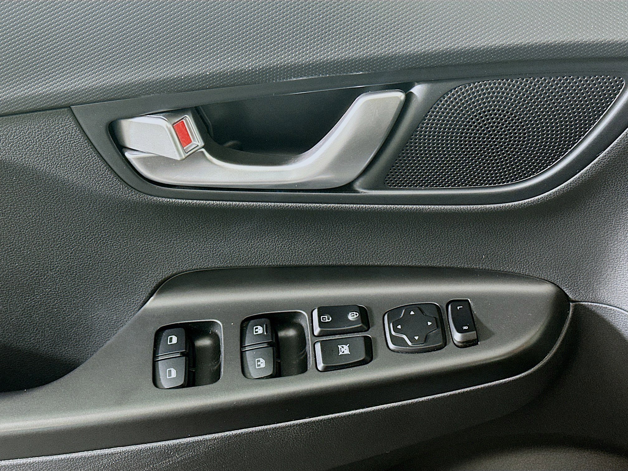 Used 2023 Hyundai Kona SE image 15